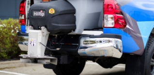 Zadní část pickupu s hydraulickým systémem Hilltip.